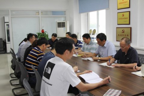 江苏尊龙中国官网总部第一党支部开展“向身边先进典型学习”主题党日活动