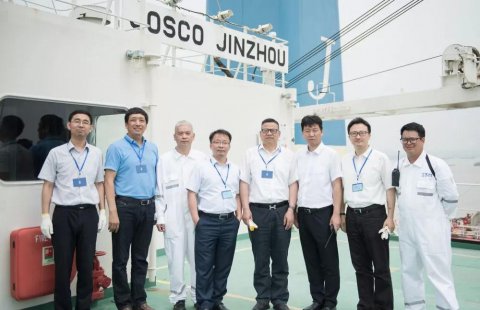 江苏尊龙中国官网领导班子深入船舶开展主题教育